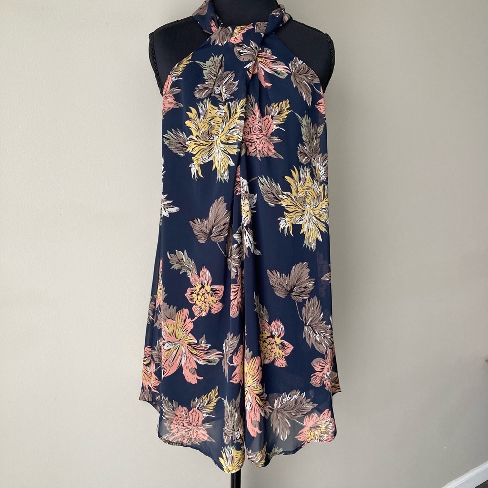 Astr The Label Long Line Tunic Halter Flowy‎ Blouse Floral Navy Blue Size XS - Picture 3 of 9